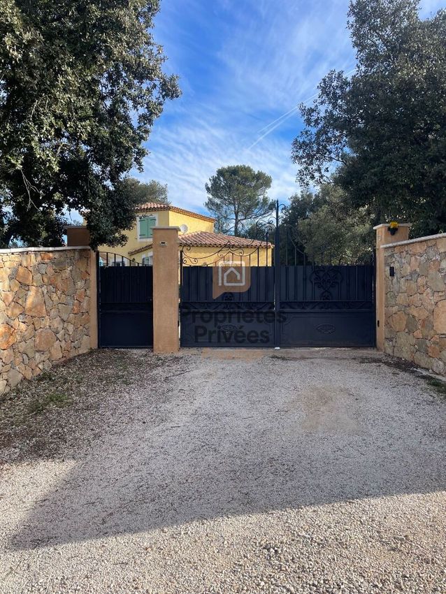 Image Façade à  villa de Saint-Maximin-la-Sainte-Baume