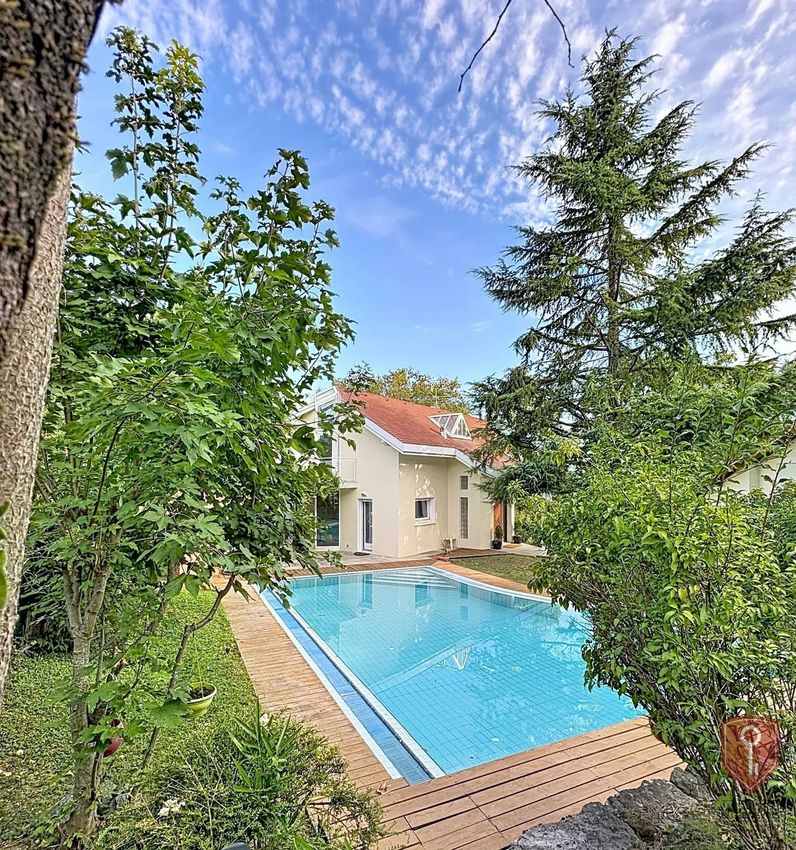 Image Piscine à  maison individuelle de Saint-Julien-en-Genevois