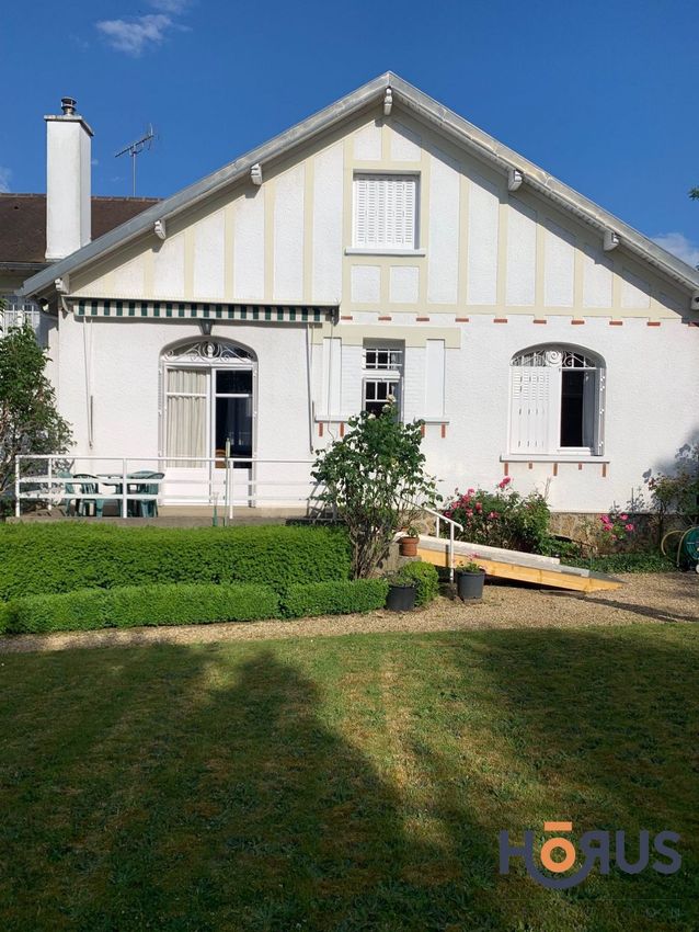 Image Façade à  maison individuelle de Vaucresson