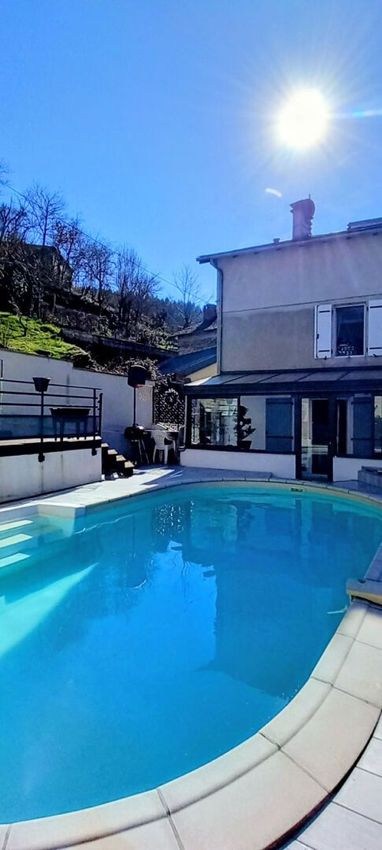 Image Piscine à  maison individuelle de Vabre
