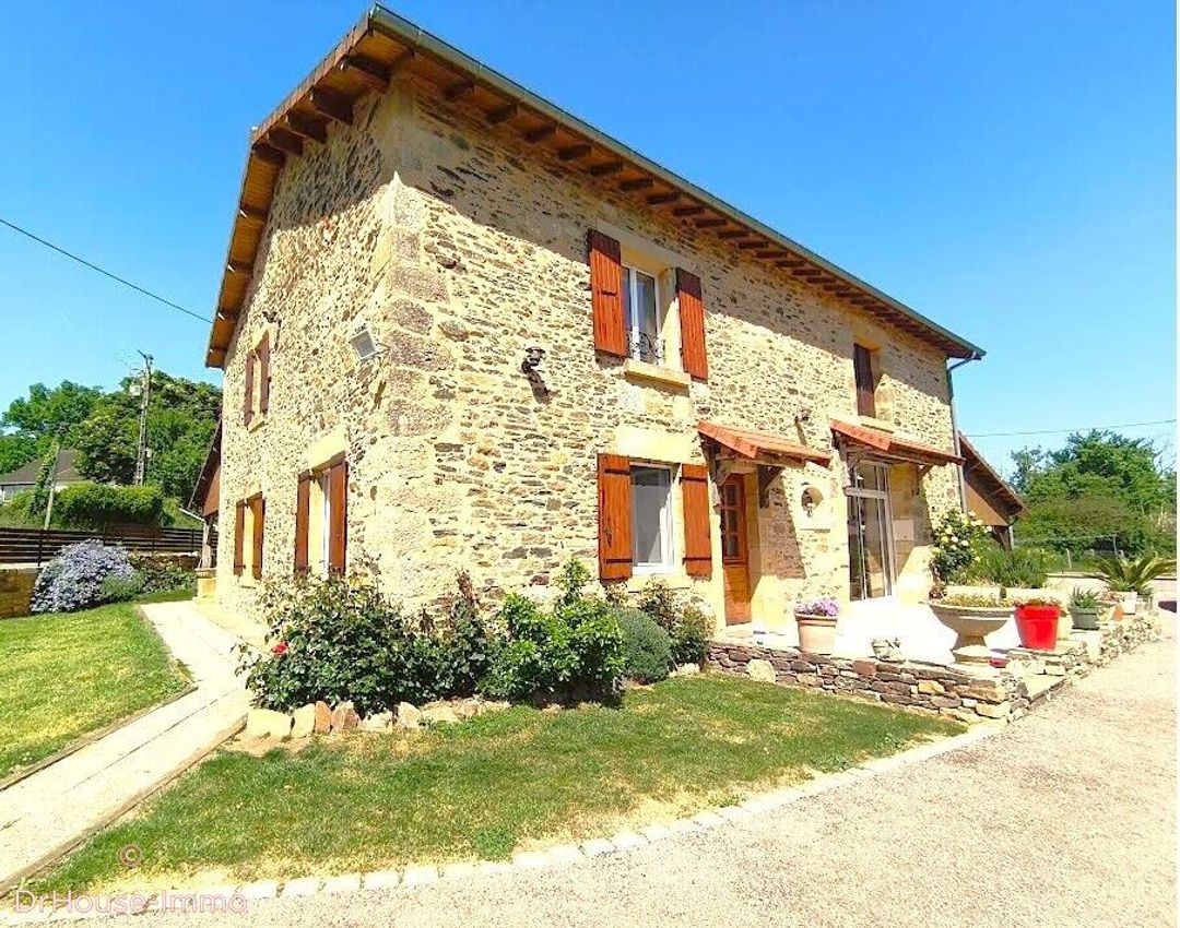 Image Façade à  villa de Nantheuil