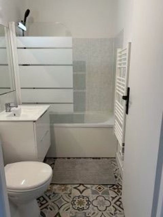 Image Salle de bains à studio de Talence