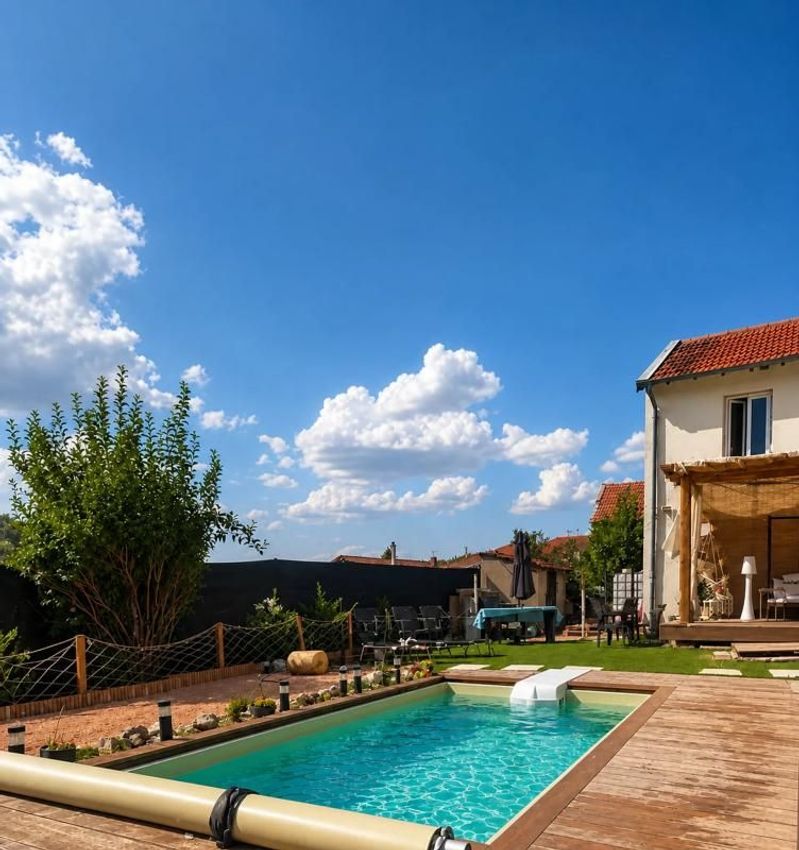 Image Piscine à  maison individuelle de Laprugne
