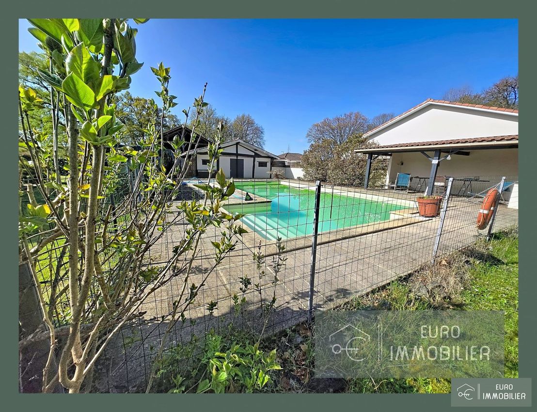 Image Piscine à  maison individuelle de Sabres