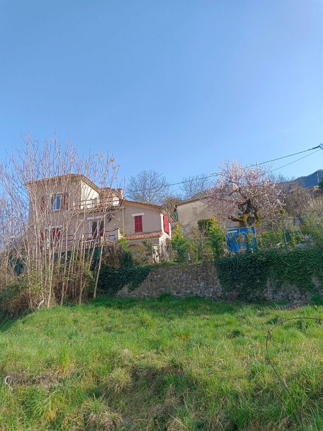 Image Façade à  maison individuelle de Entrevaux