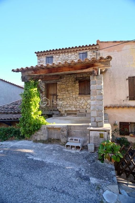 Image Façade à  maison de village de Le Mas