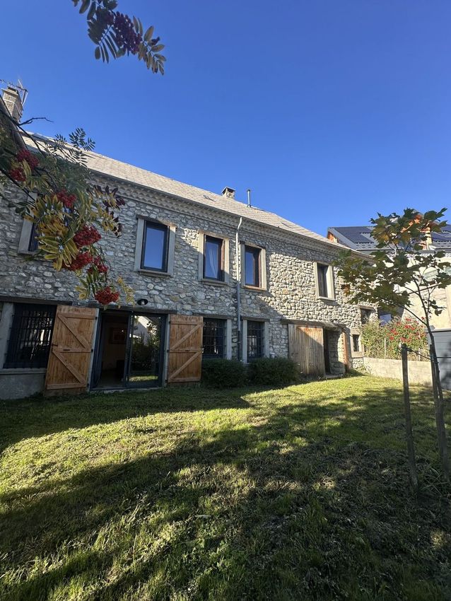 Image Façade à  maison individuelle de Ancelle