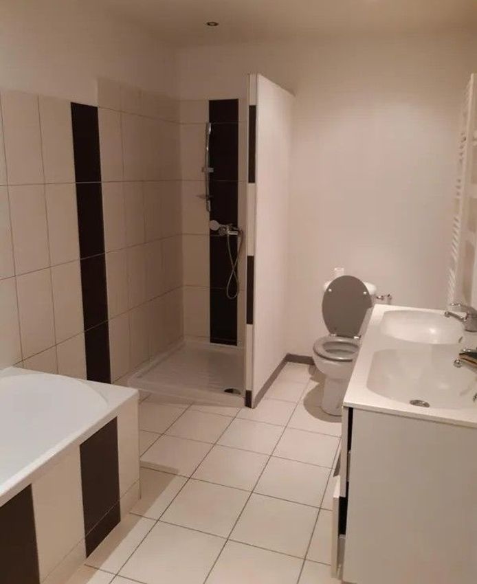 Image Salle de bains à appartement de Langon