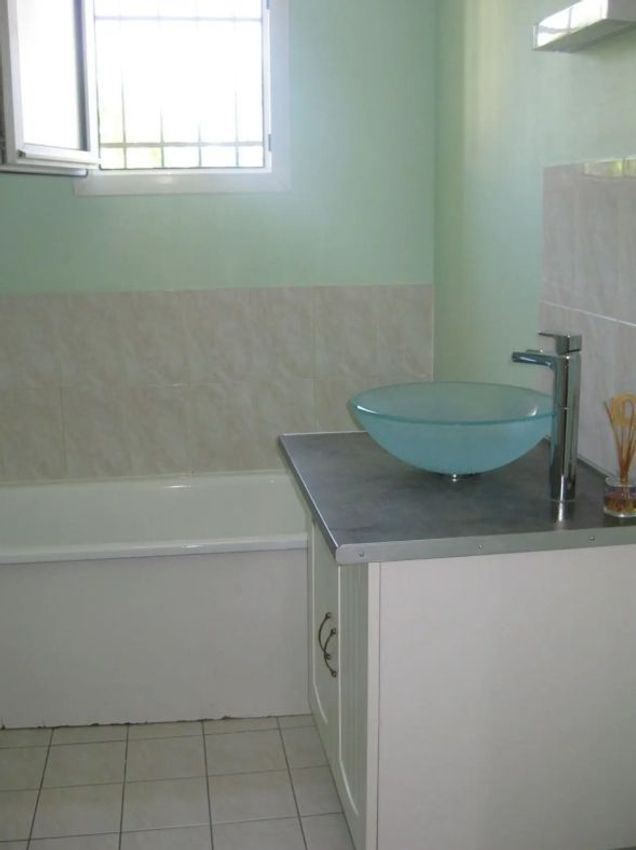 Image Salle de bains à appartement de Montry