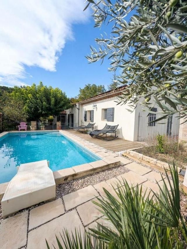 Image Piscine à  maison individuelle de Peypin-d'Aigues