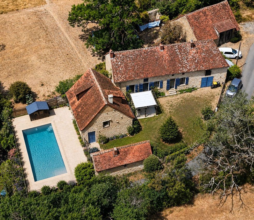 Image Piscine à  maison individuelle de Prissac