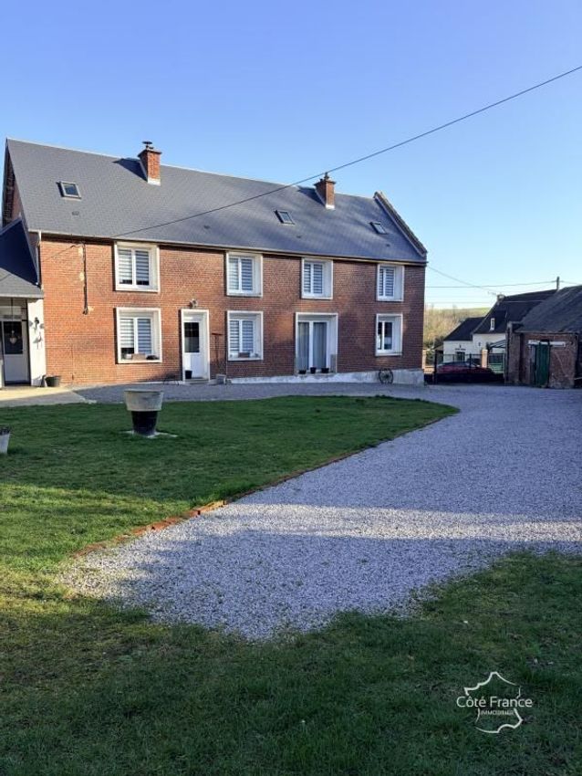 Image Façade à  maison de village de Tupigny