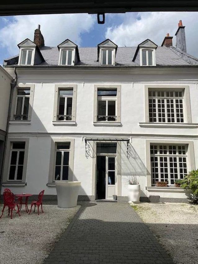 Image Façade à  château de Cambrai