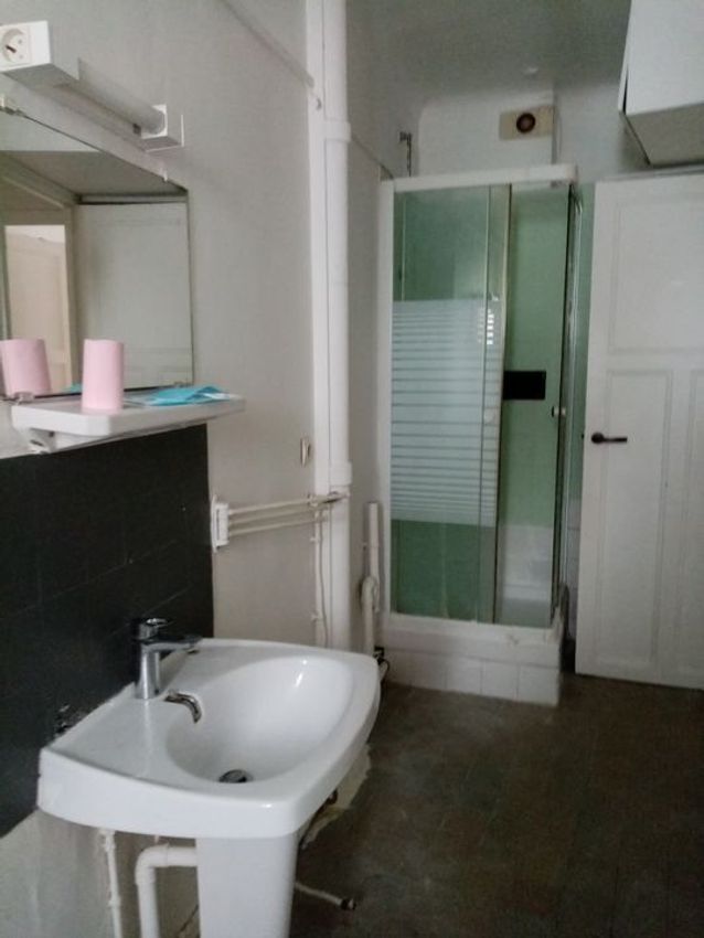 Image Salle de bains à studio de Saint-Mandé