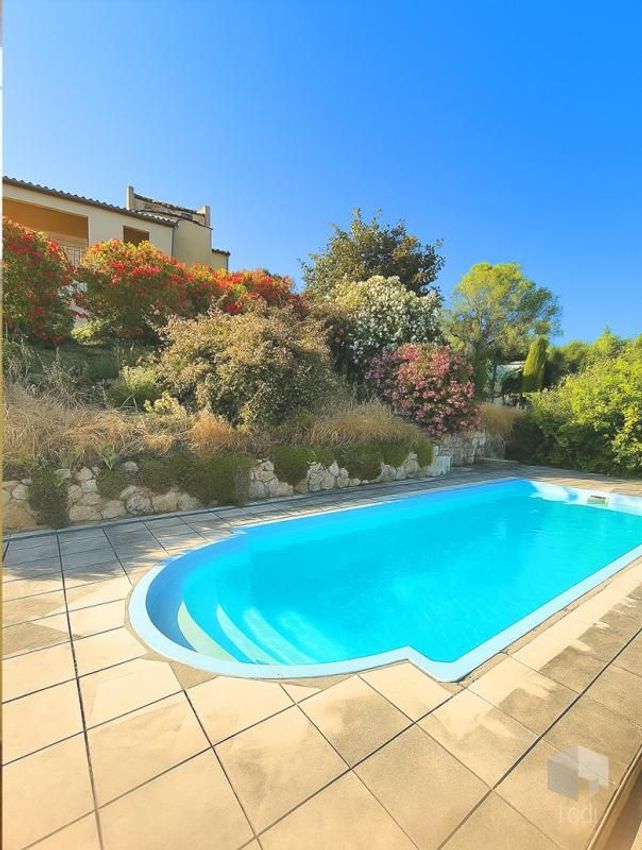 Image Piscine à  maison individuelle de La Garde-Adhémar