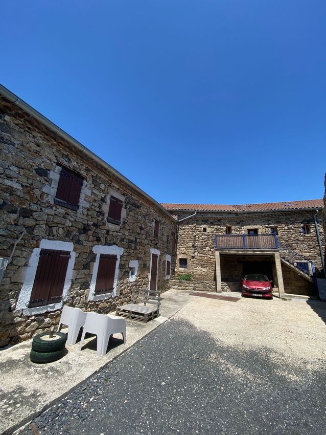 Image Façade à  propriété agricole de Lespéron