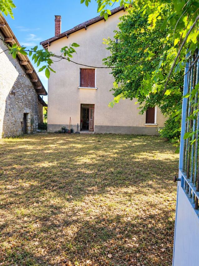 Image Façade à  maison individuelle de Eyzerac