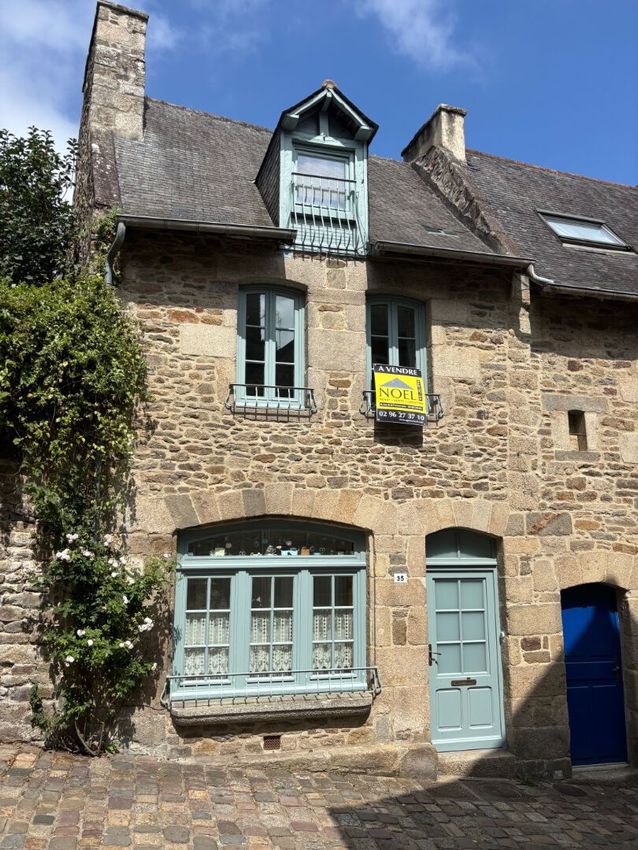 Image Façade à  maison mitoyenne de Dinan