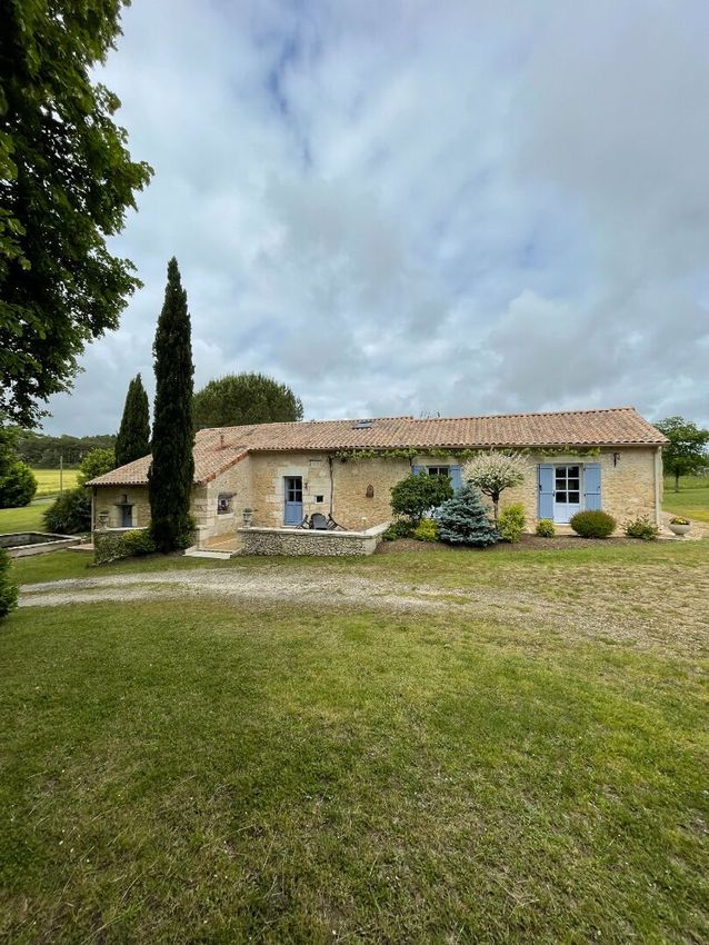 Image Façade à  maison individuelle de Brantôme en Périgord