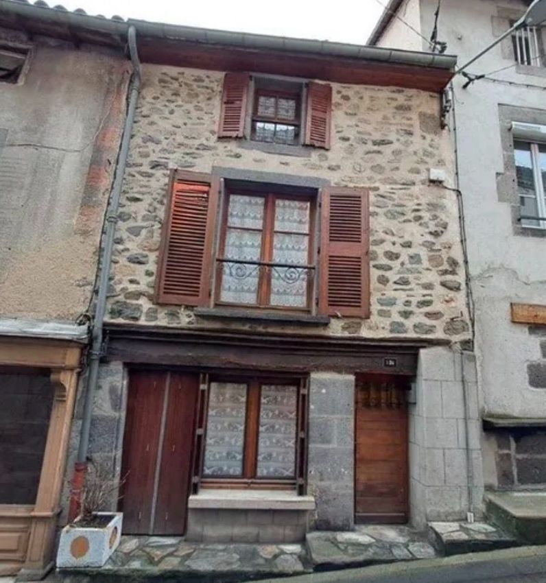 Image Vue à  maison mitoyenne de Saint-Flour