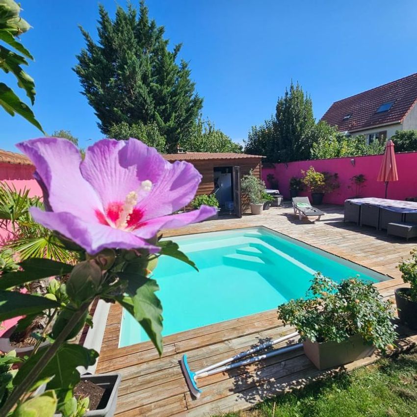 Image Piscine à  maison individuelle de Saint-Brice-Courcelles