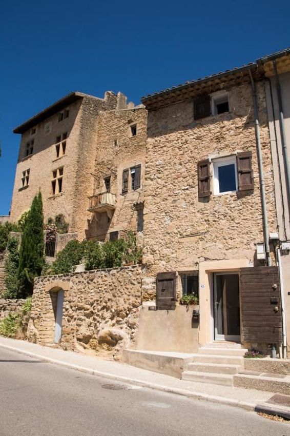 Image Façade à  maison de village de Cadenet