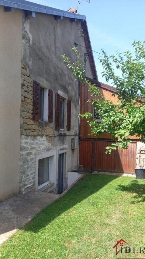 Image Façade à  maison de village de La Marre