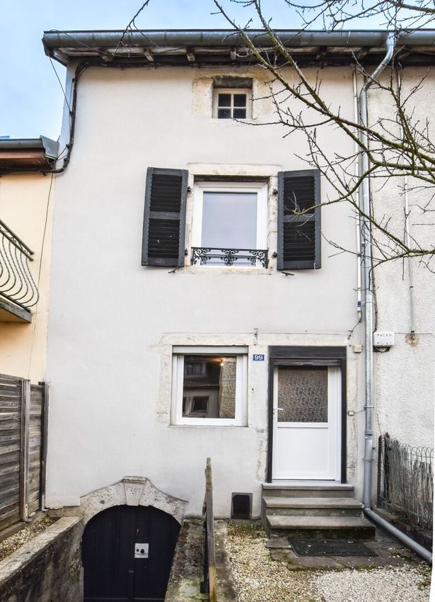 Image Façade à  maison mitoyenne de Rioz