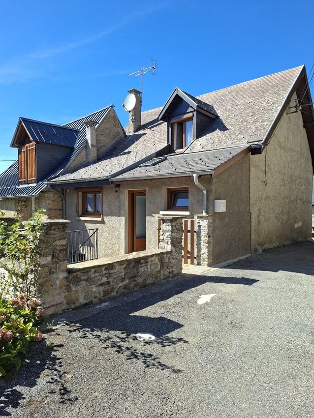 Image Façade à  maison individuelle de Boutx
