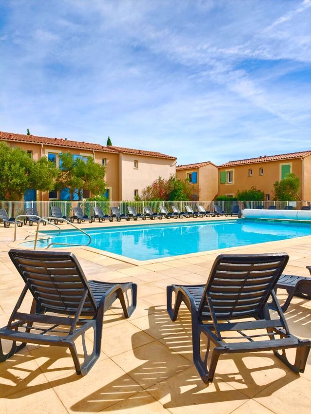 Image Piscine à appartement de Mouriès