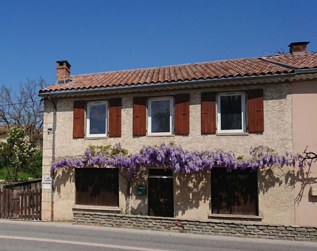 Image Façade à  maison individuelle de Garde-Colombe