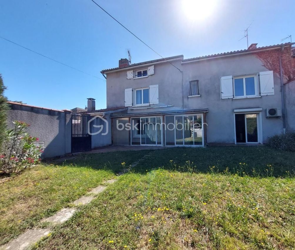 Image Façade à  maison de village de Verniolle