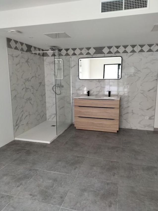 Image Salle de bains à  maison individuelle de Rognac