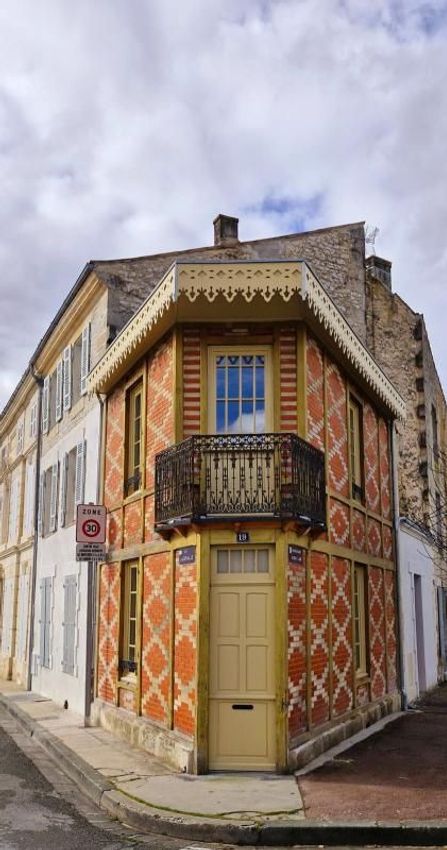Image Façade à appartement de Saint-Jean-d'Angély