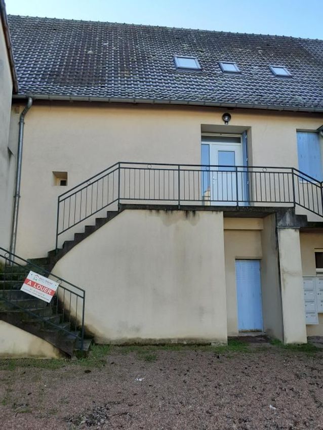Image Façade à  maison mitoyenne de Le Donjon