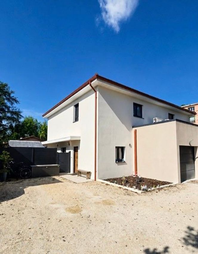 Image Façade à  maison individuelle de Tullins
