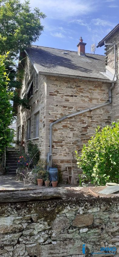 Image Façade à  maison individuelle de Réquista