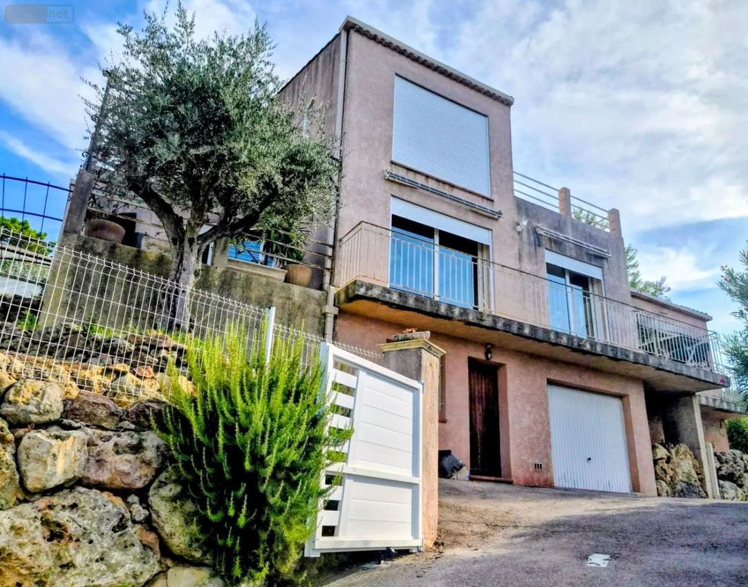 Image Façade à  maison individuelle de Vidauban