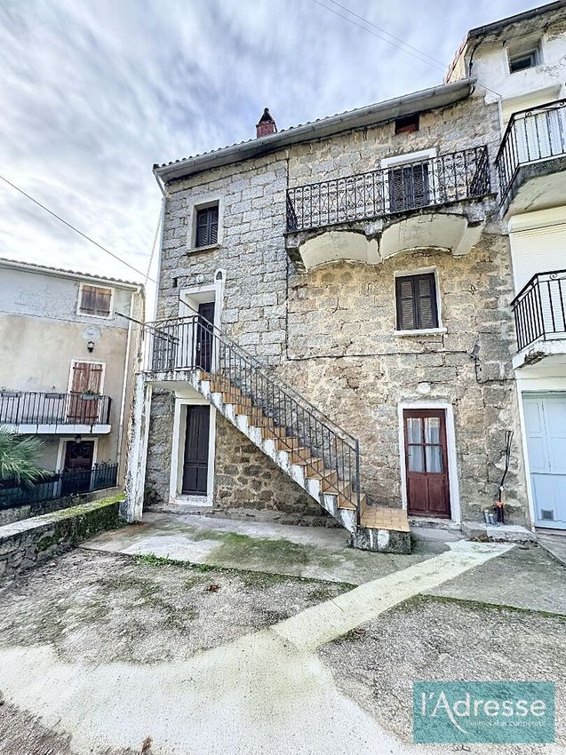 Image Façade à  maison de village de Guargualé