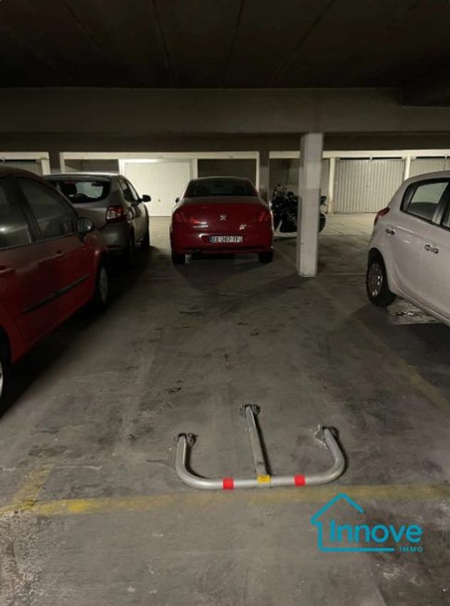 Image Place de parking à parking de Georges Brassens
