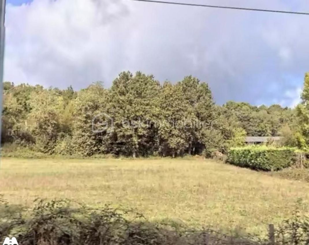 Image de terrain à Saint-Georges-de-Montclard