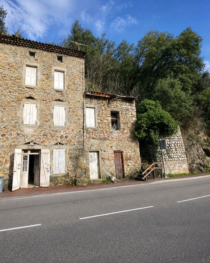 Image Façade à  maison jumelée de Meyras