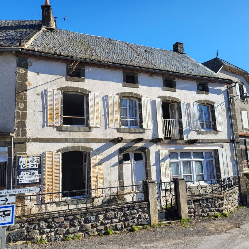 Image Façade à  maison individuelle de Saint-Bonnet-de-Condat