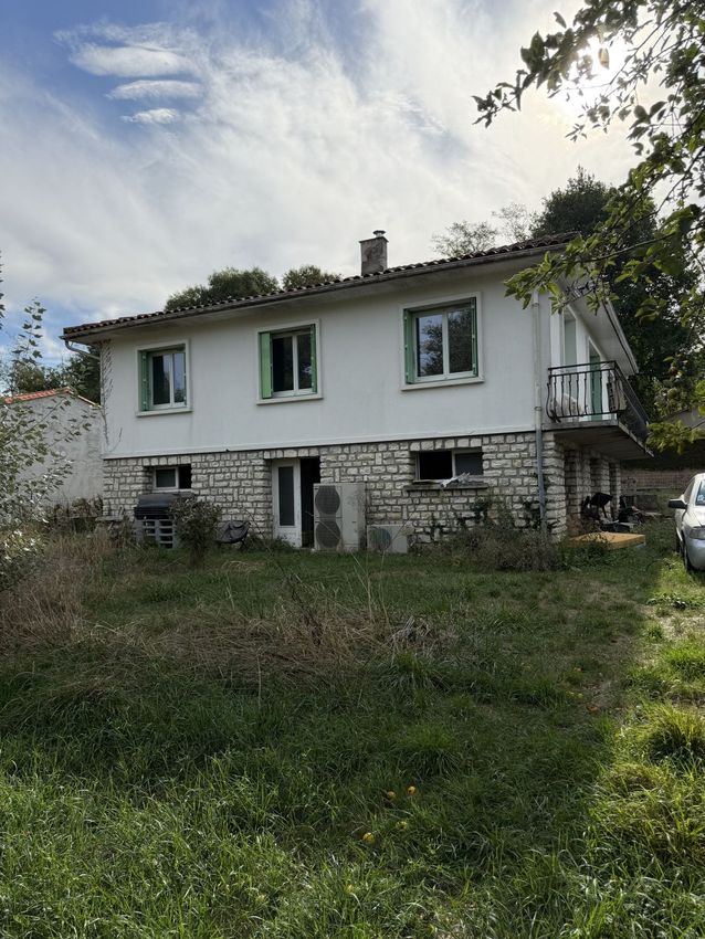 Image Façade à  maison individuelle de Chalais