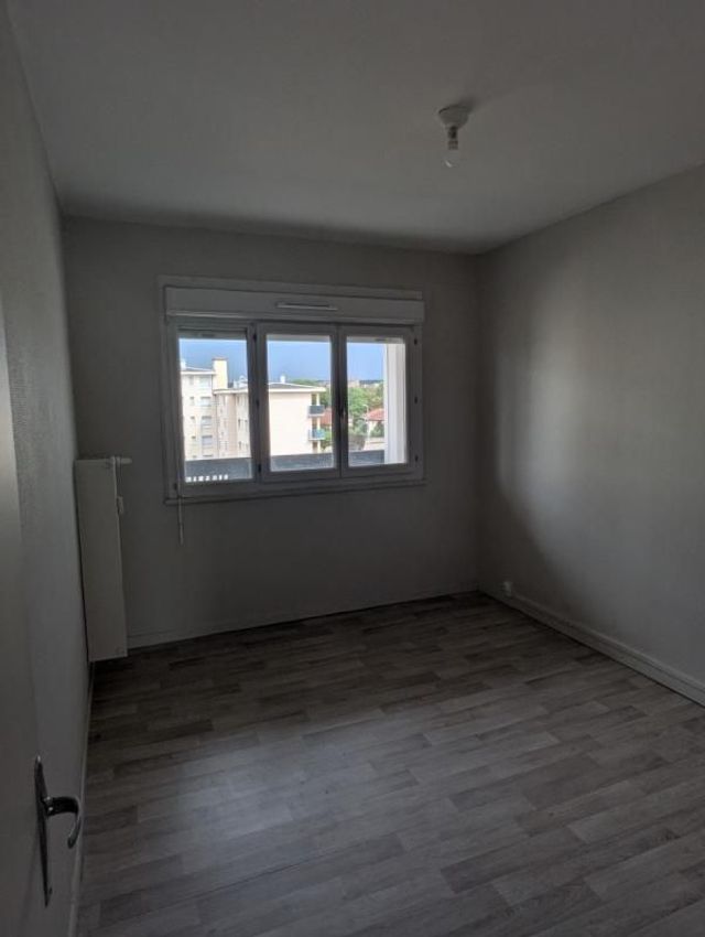 Image Vue à appartement de Avallon