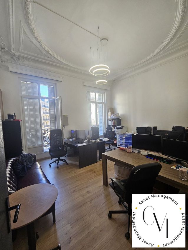 Image de bureau à Sentier-Bonne Nouvelle