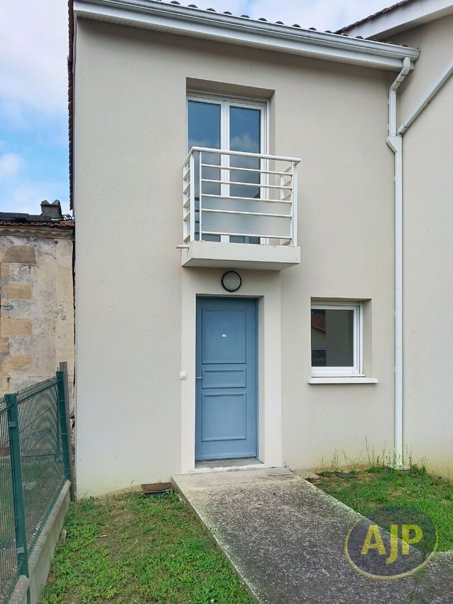 Image Façade à  maison mitoyenne de Lesparre-Médoc