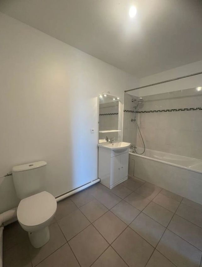 Image Salle de bains à appartement de Le Raincy