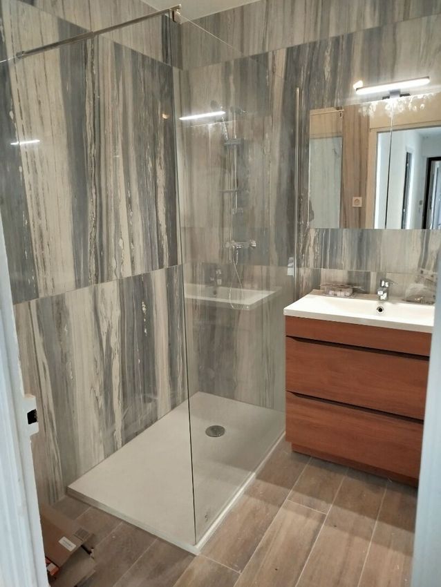 Image Salle de bains à appartement de Volonne
