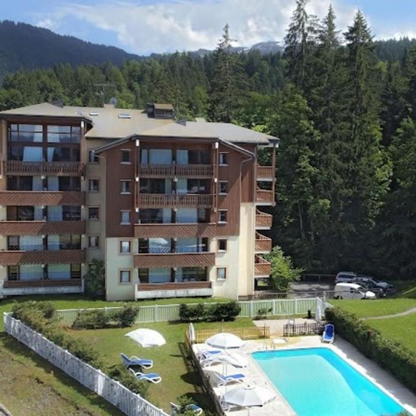 Image Piscine à appartement de Morillon